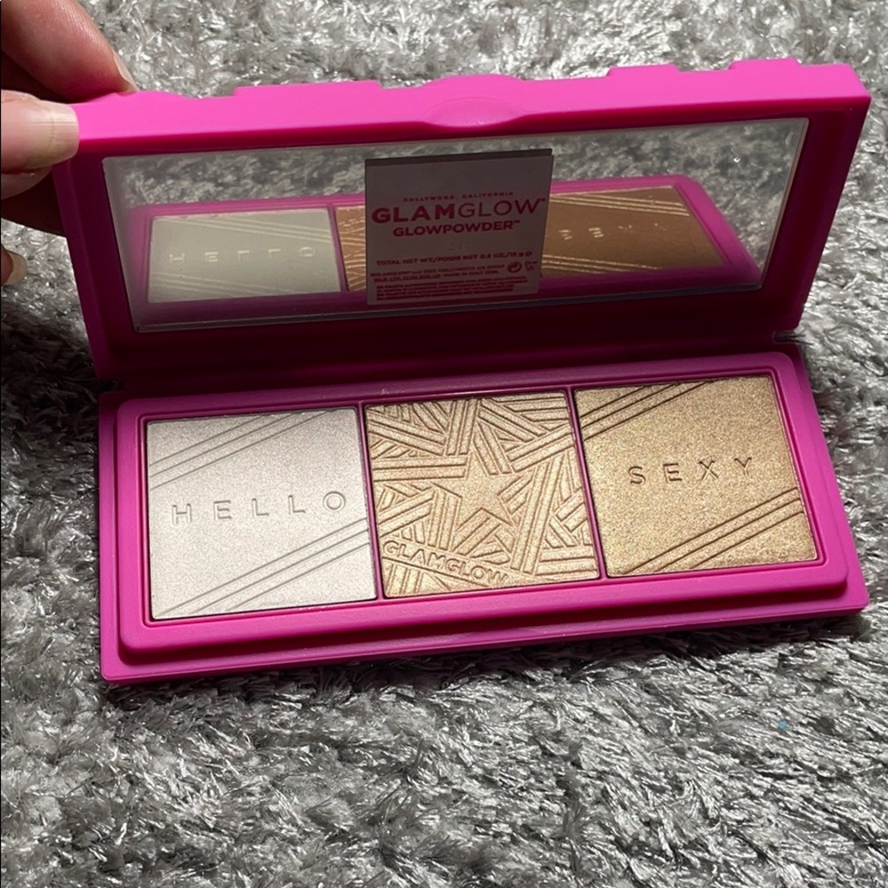 Glam glow glow powder